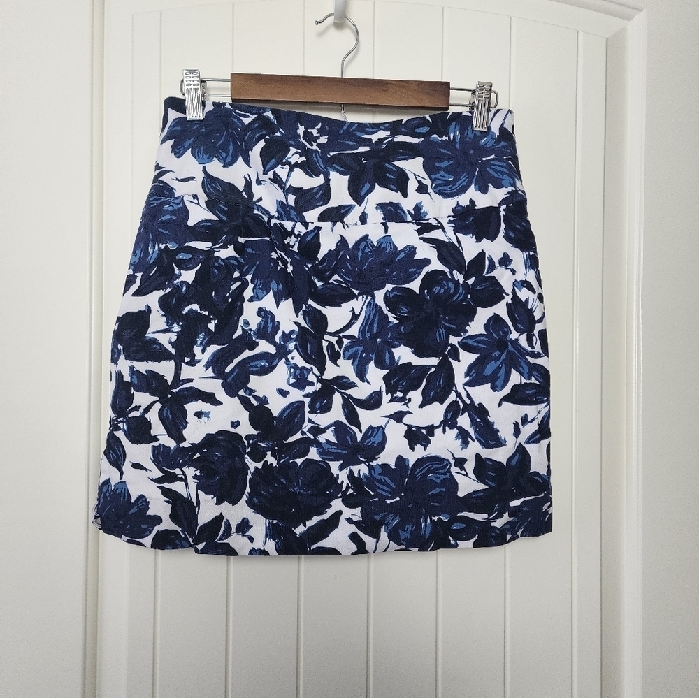 S.C. & CO. Spandex Blue &White Floral Print Pockets Pull On Women's Skort Size M
